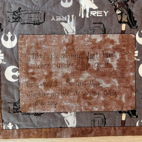 Handmade Quilt 56x64 STAR WARS Rey "The Force Awakens" Embroidered Signed - Picture 7 of 7